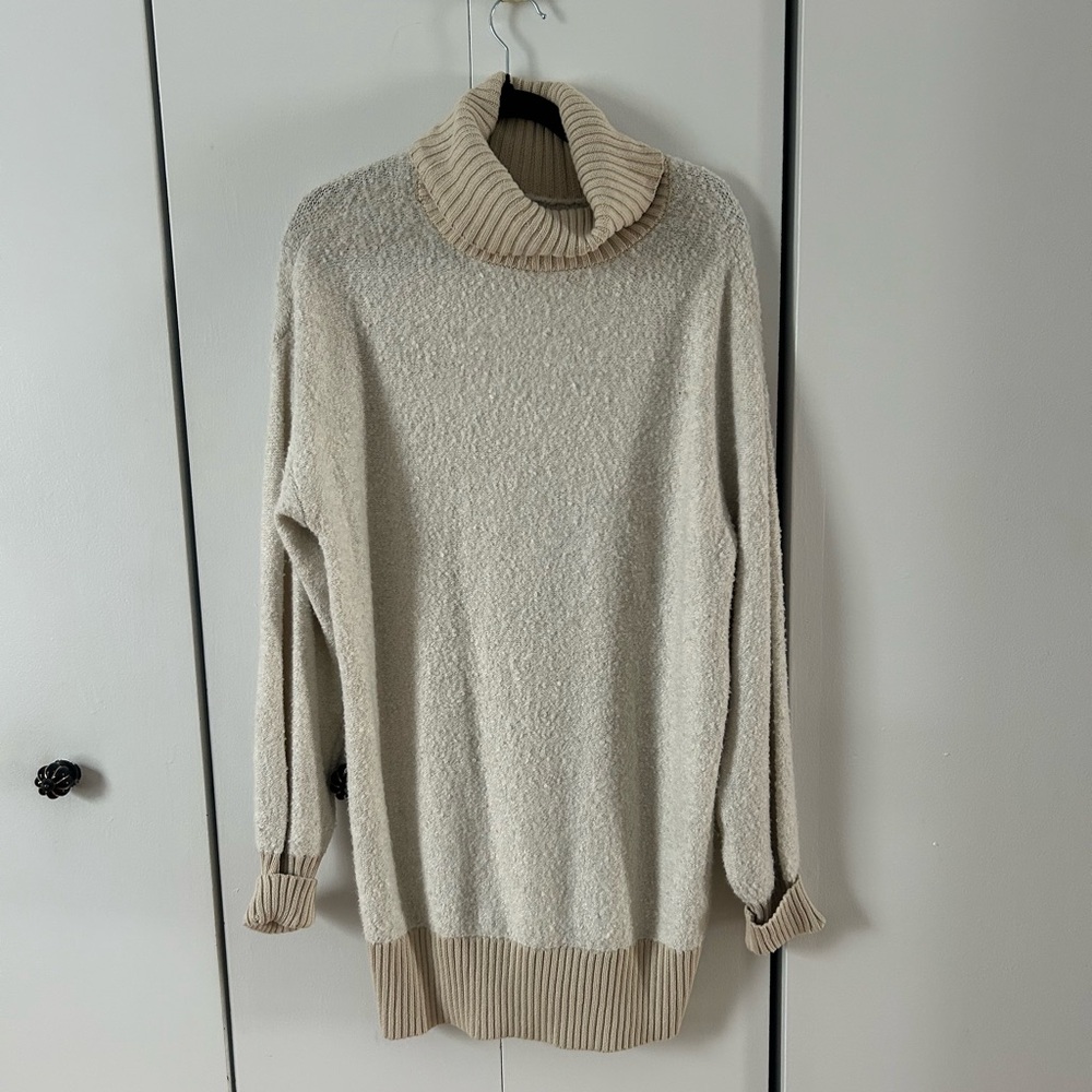 Reitmans Cream and Tan Turtleneck Sweater